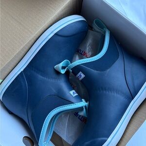 Xtratuf Women’s Ankle Deck Boot Size 10